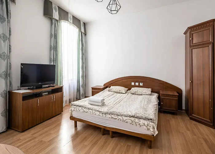 Next To Opera Daire *